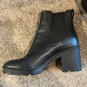 Vince  black bootie